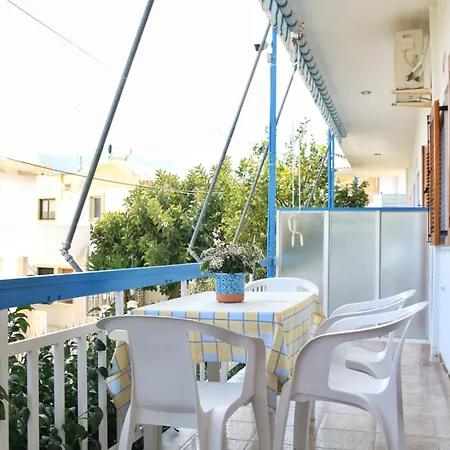 Seaview - Selfcatering - Helen No 6 Apartment Xiropigado